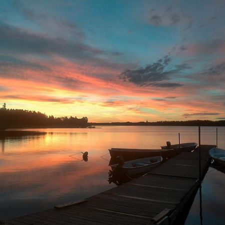 Falkudden Camping Cafe Och Stugby Hotel Nas Bruk Kültér fotó