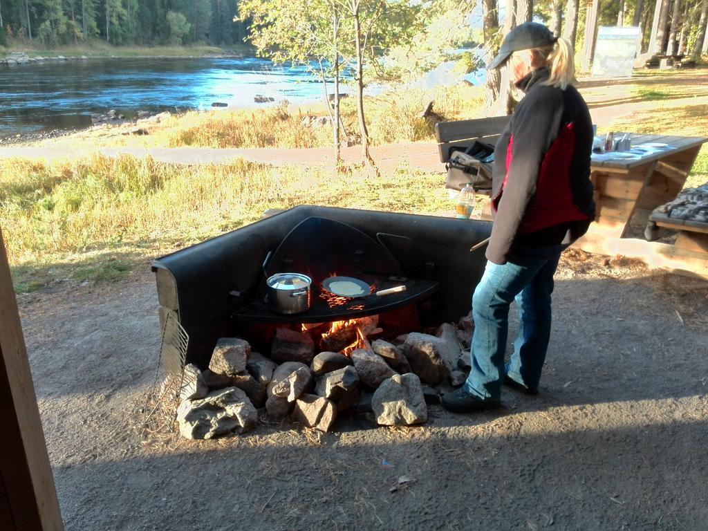 Falkudden Camping Cafe Och Stugby Hotel Nas Bruk Kültér fotó