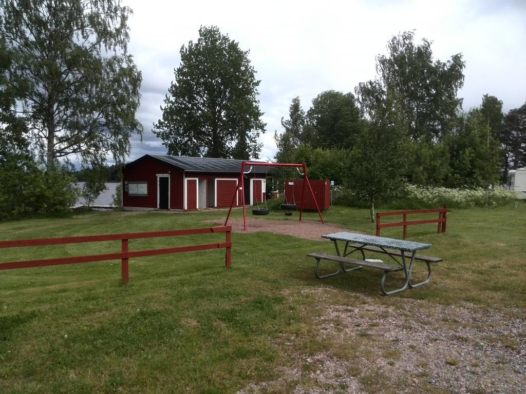 Falkudden Camping Cafe Och Stugby Hotel Nas Bruk Kültér fotó